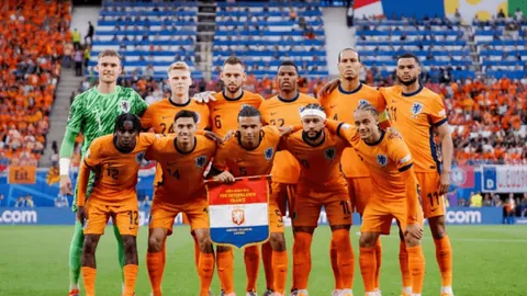 重庆WTT冠军赛：蒯曼晋级八强对决